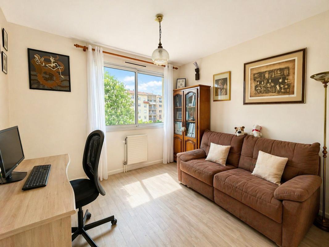 Lyon 7–MANUFACTURE DES TABACS-T3 lumineux avec balcon - Photo 5