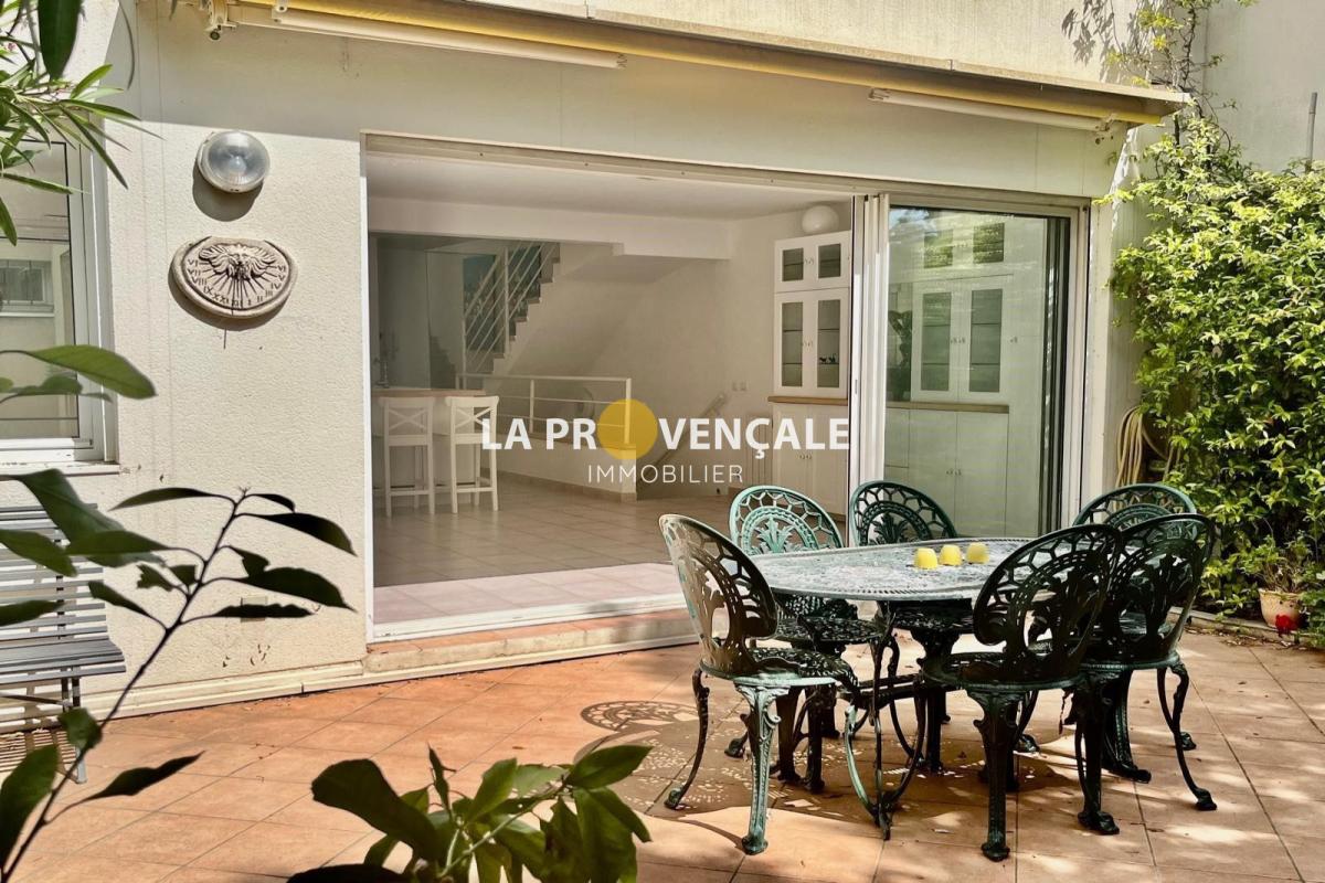 Appartement 128m², grandes terrasses, place de parking,et ga