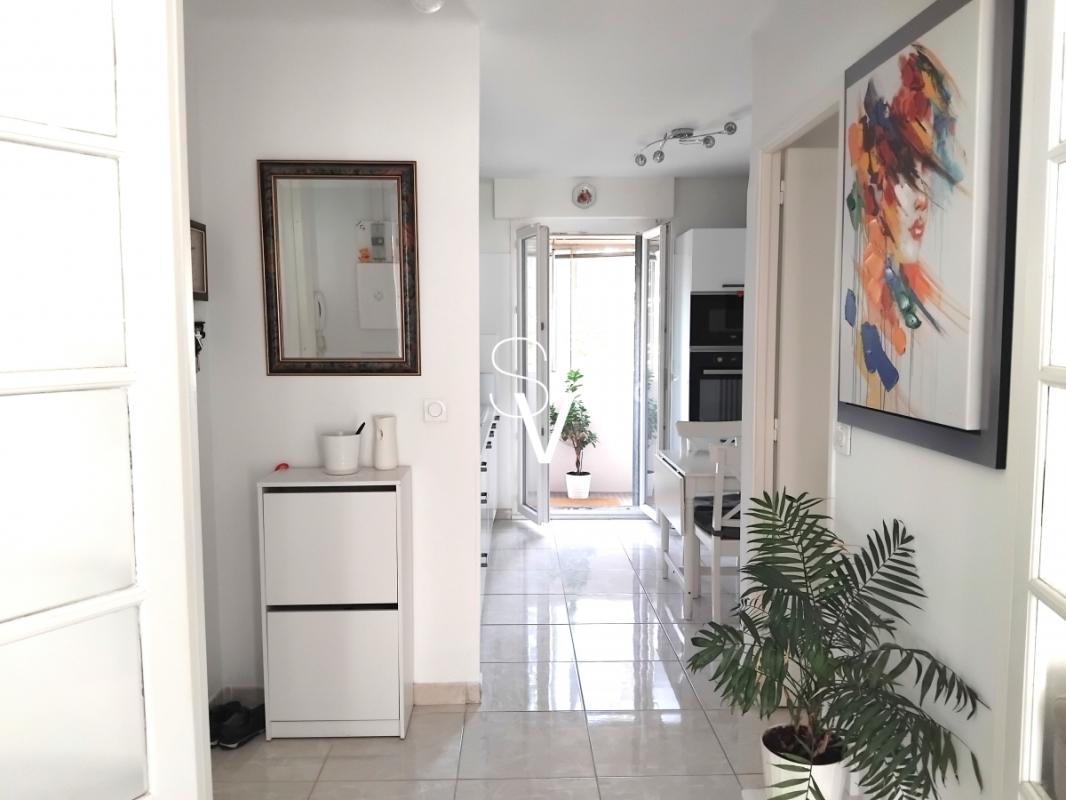 Viager occupé - Appartement T4 de 77 m2 avec terrasse, parking - Monsieur 88 ans, Madame 81 ans