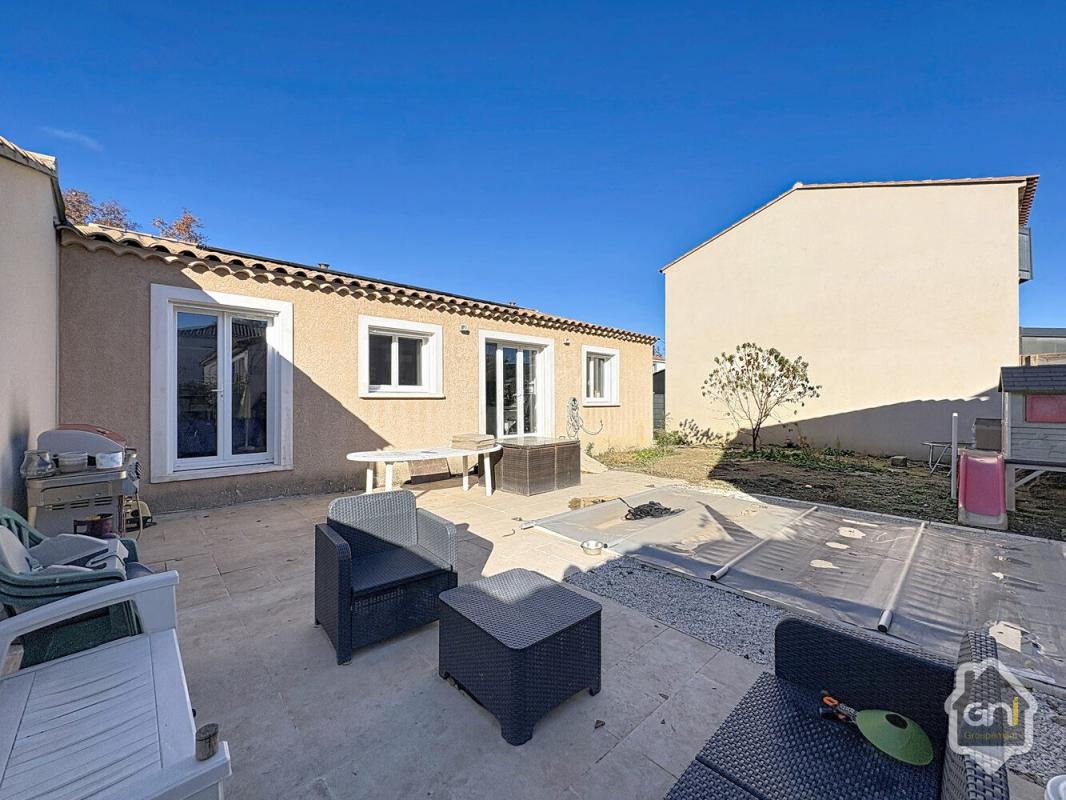 Maison T5 avec jardin et piscine