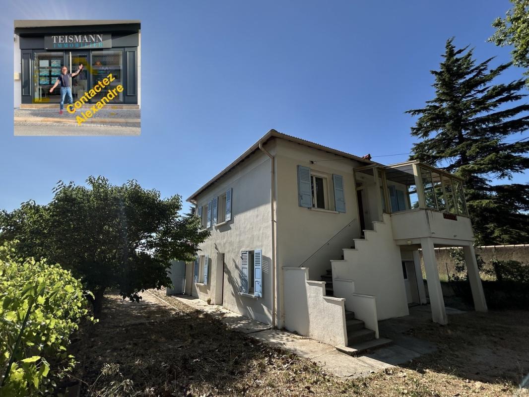 Maison 4 chambres sur 950 m² et dépendances