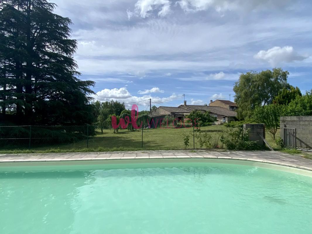 Plassac - propriété 150m² + gîte de charme