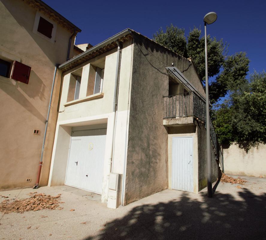 MAISON DE VILLAGE DE 45 m² AVEC GARAGE DE 48 m² 167 000