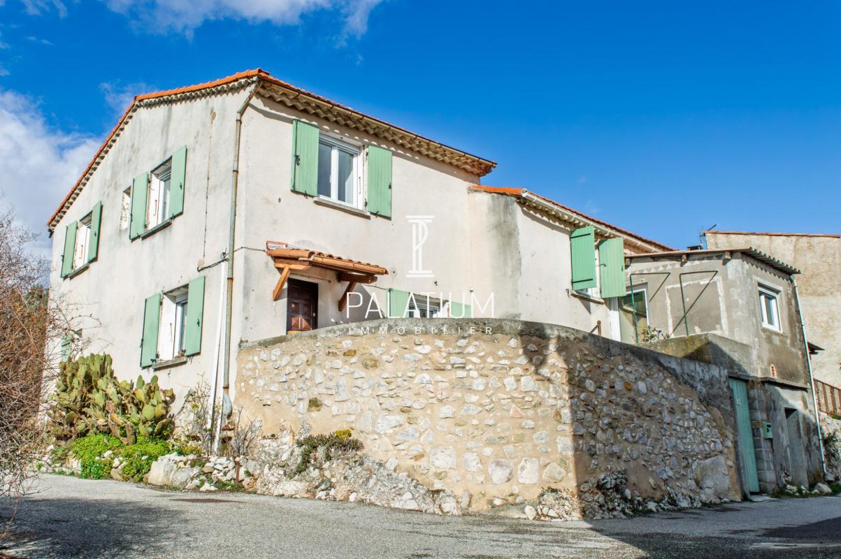 Maison de village avec terrasse et garage