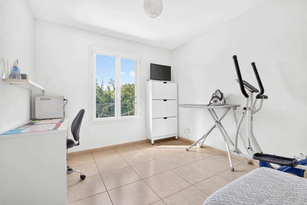 À VENDRE EN EXCLUSIVITÉ – MAISON-APPARTEMENT T4 AVEC TERRASSE, GARAGE ET STATIONNEMENT