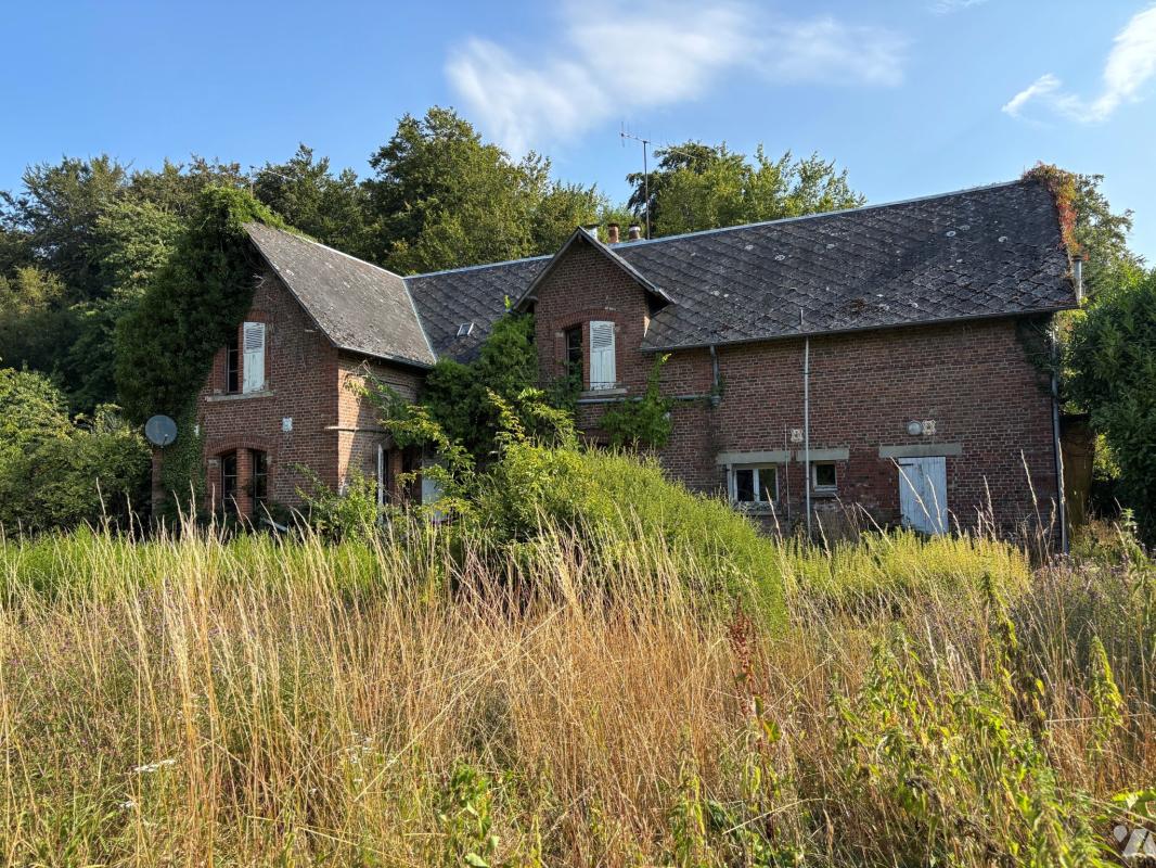 Maison forestière en lisière de forêt domaniale