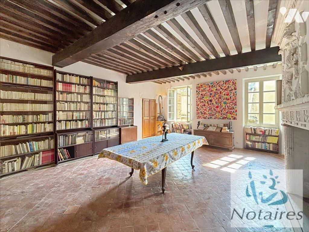 Demeure XVIIIème avec cour intérieur et garage