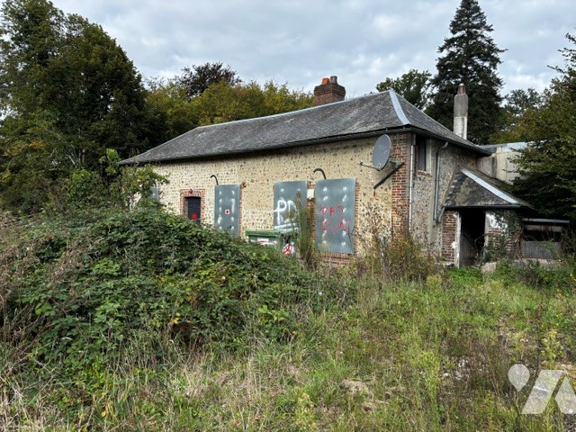 Maison forestière en lisière de forêt domaniale