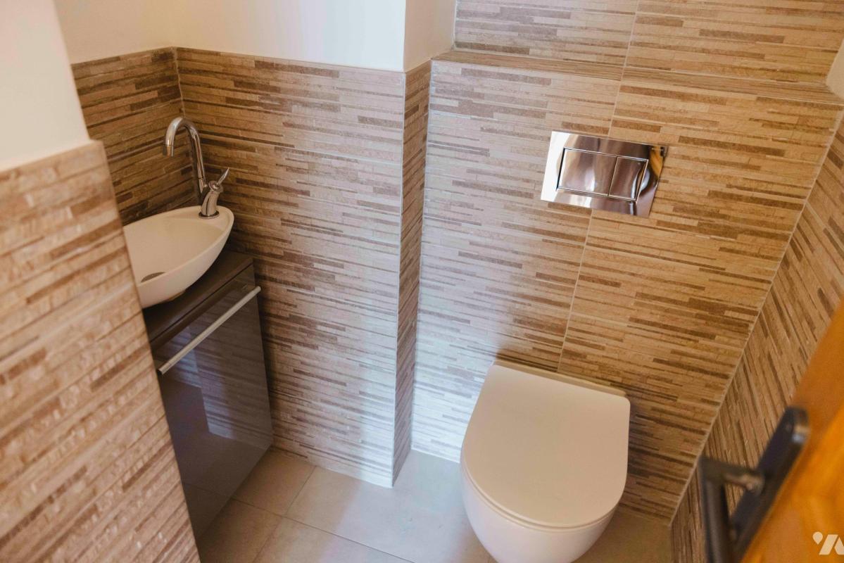 Au 2ème étage d'une résidence de standing en lisière de forêt, appartement entièrement rénové