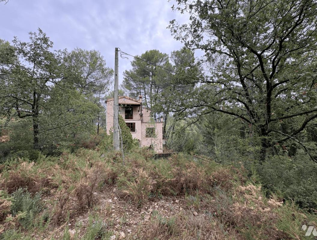 SUR 13643 M², VILLA 147 M² A RENOVER