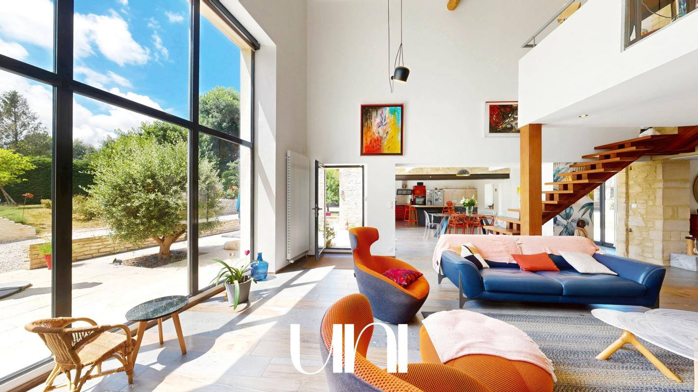 Maison 7 pièces de 264m2 avec jardin clos - Mathieu