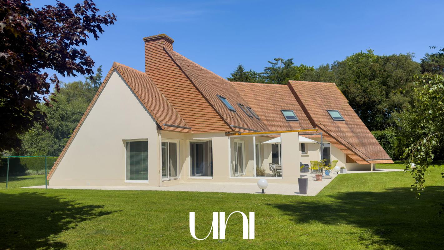 Maison 6 pièces de 295 m2 sur terrain de 3018 m2- MATHIEU