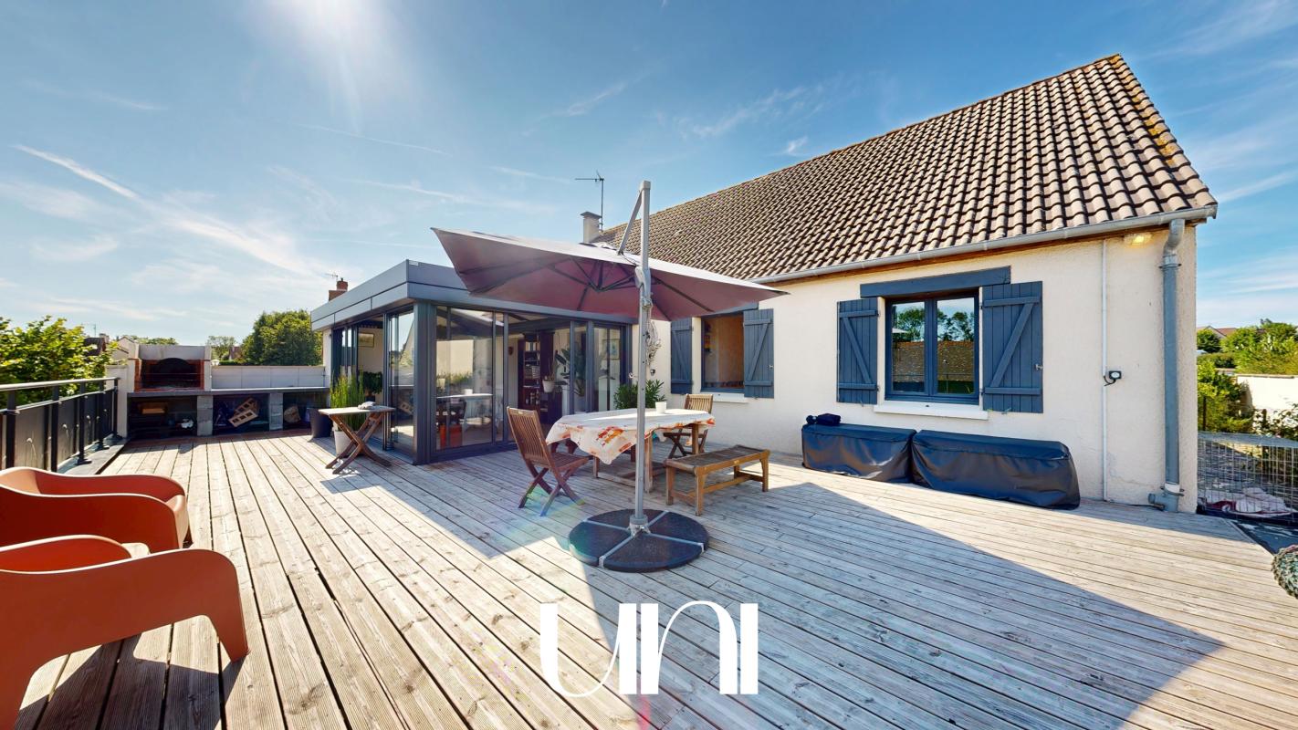 Maison 7 pièces de 174m2 de plain-pied - Ver Sur Mer
