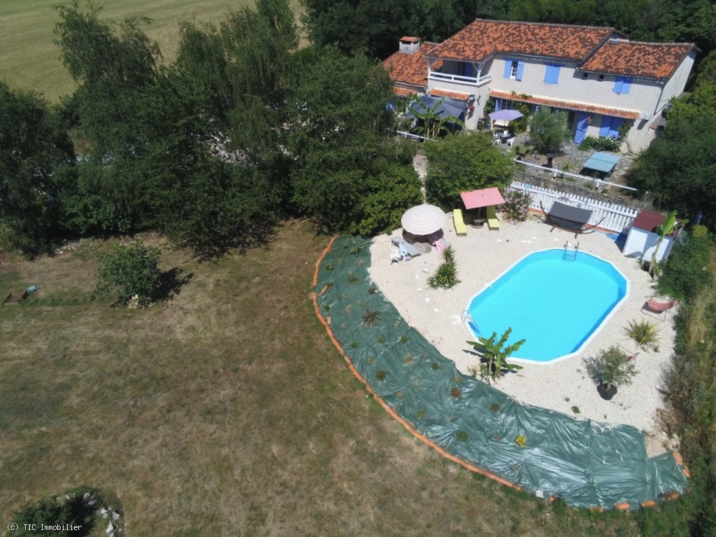 Très Belle Propriété Chambres D'Hôtes avec 10 Chambres, Dépendances et Piscine