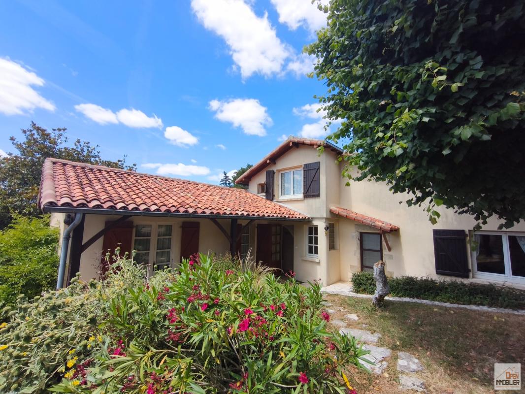 Maison 172m² — Condac