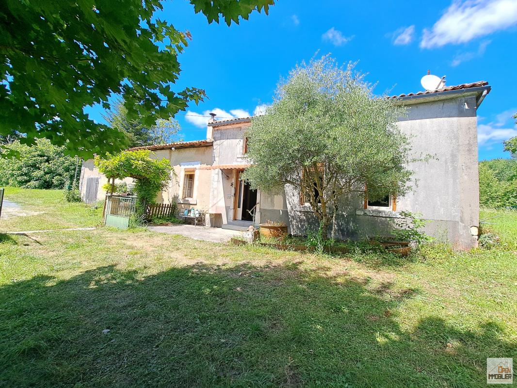 Maison Charentaise 124 m² - Grange attenante - Terrain 5 348 m²