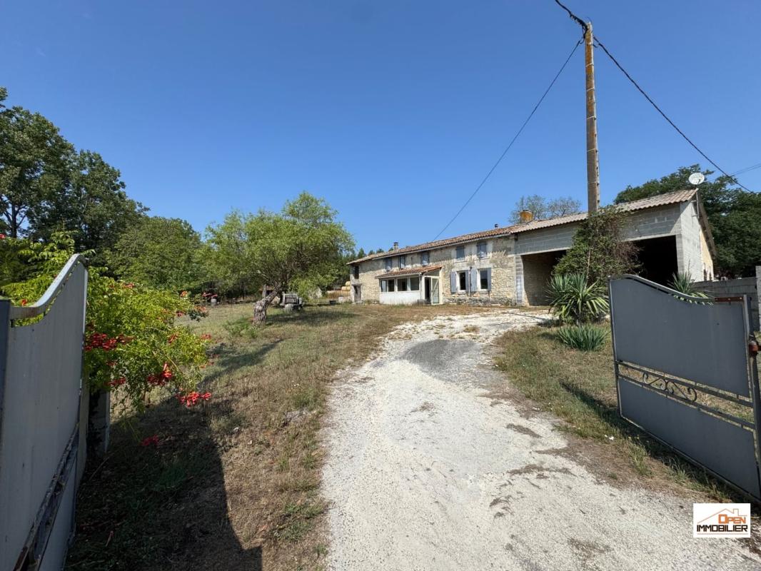 Maison en pierre 159m² - 5 chambres - Terrain environ 2000 m²
