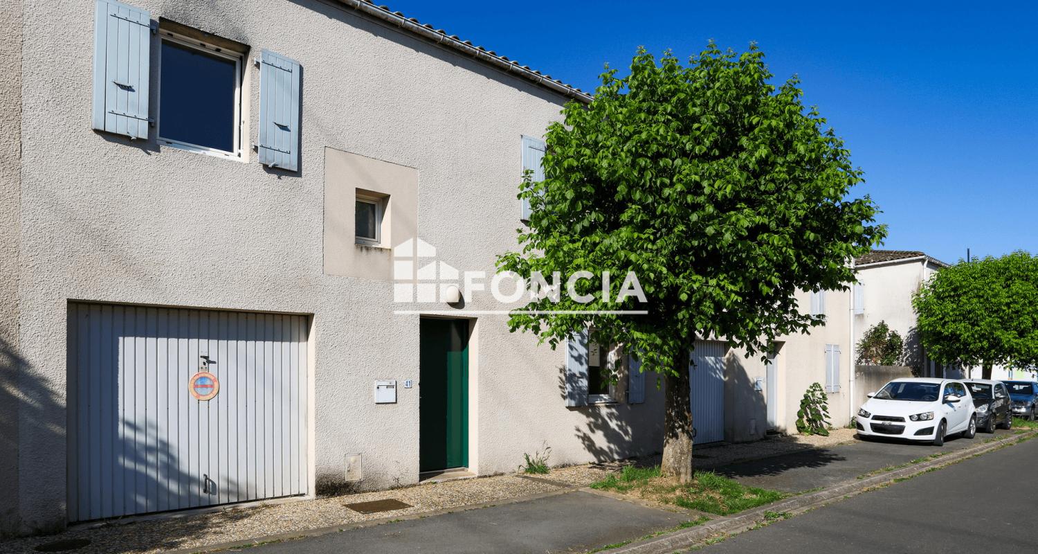 Maison 3 chambres avec jardin et garage