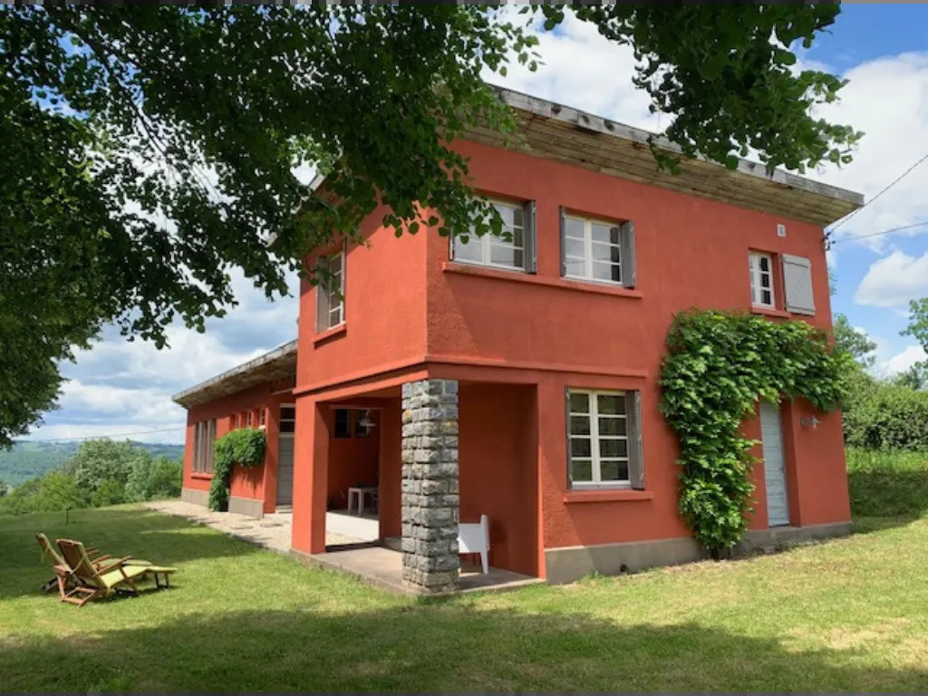 ANCIENNE ECOLE RENOVEE AVEC VUE DOMINANTE