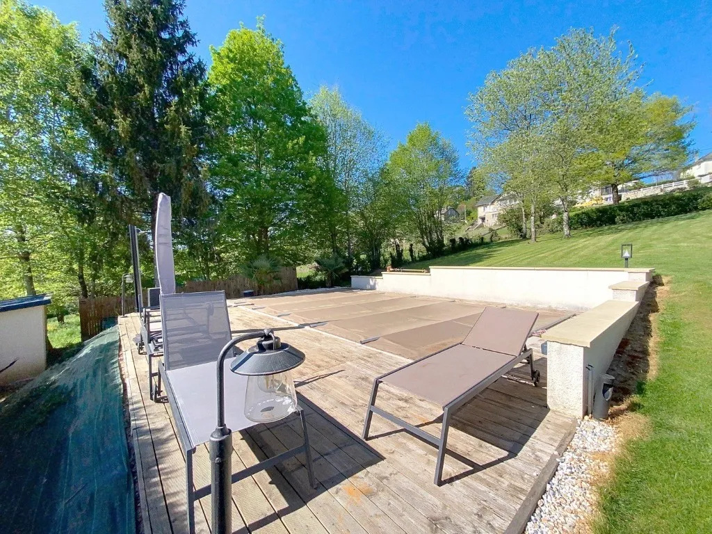 MAISON RÉNOVÉE AVEC PISCINE
