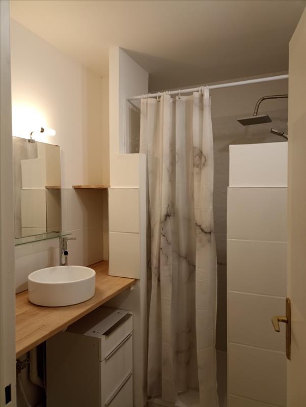 Appartement - 4ème étage - 37 m2 - 1 pièces - Non meublé - Photo 3