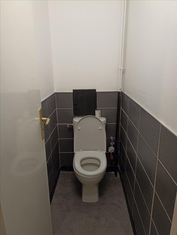 Appartement - 4ème étage - 37 m2 - 1 pièces - Non meublé - Photo 4