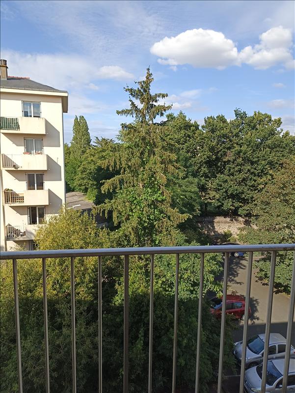 Appartement - 4ème étage - 37 m2 - 1 pièces - Non meublé - Photo 5