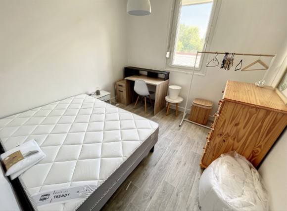Chambre en colocation meublé de 9 m2 au rez de chaussé - Photo 2