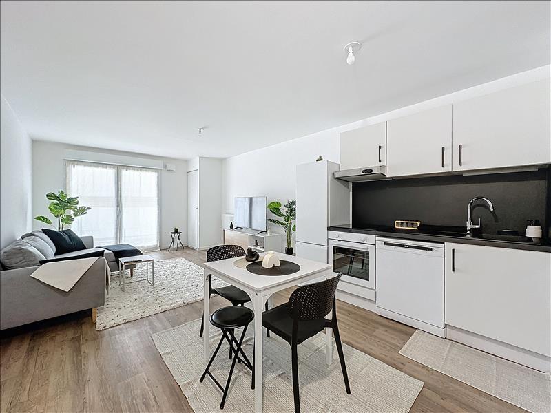Appartement à louer, 2 pièces, 43 m², Luisant