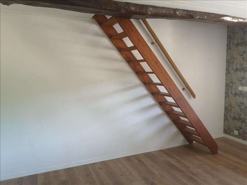 Appartement - 1er étage - 32,86 m2 - 2 pièces - Non meublé - Photo 2