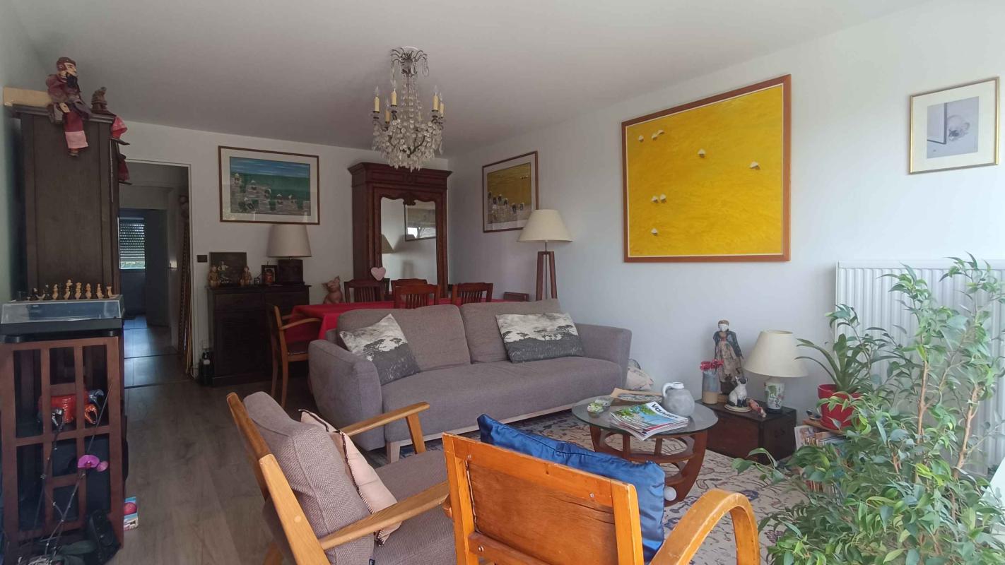 Appartement - 2ème étage - 83.29 m2 - 4 pièces - Non meublé - Photo 3