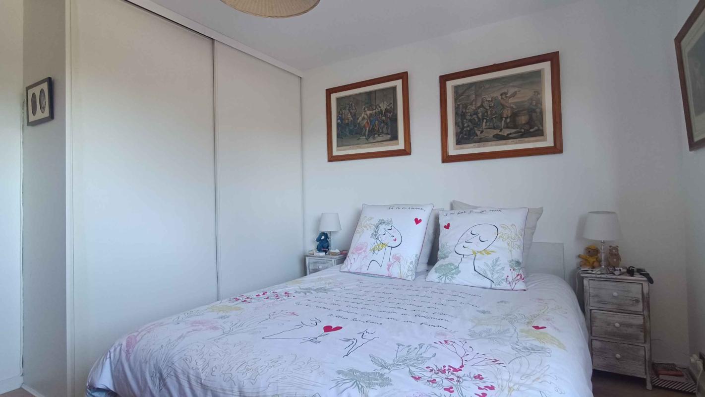 Appartement - 2ème étage - 83.29 m2 - 4 pièces - Non meublé - Photo 5