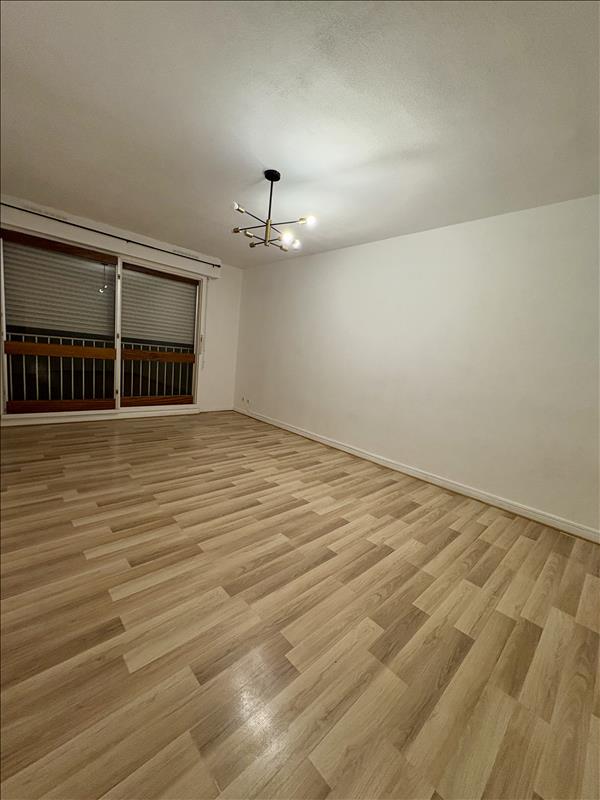 Appartement à louer, 3 pièces, 65 m², Dijon