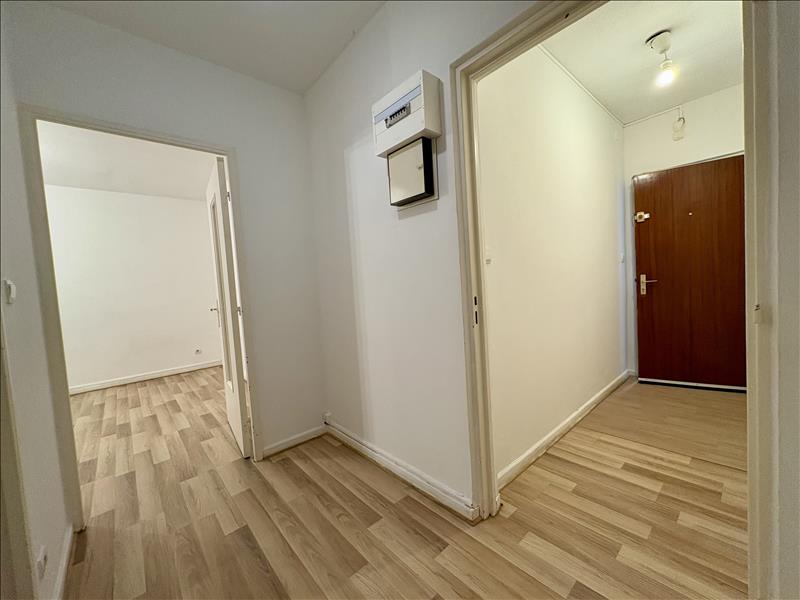 Appartement - 1er étage - 65,20 m2 - 3 pièces - Non meublé - Photo 5