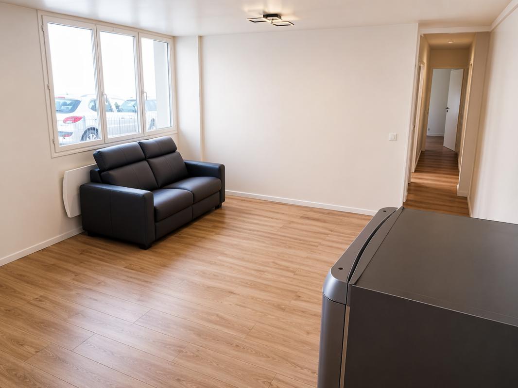 Appartement - RDC - 78,90 m2 - 4 pièces - Non meublé - Photo 2