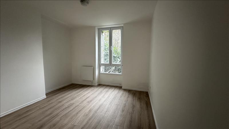 Appartement - 1er étage - 72 m2 - 4 pièces - Non meublé - Photo 5