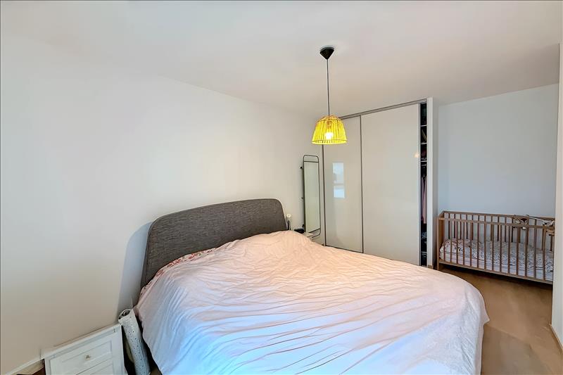 Appartement - 2ème étage - 83.85 m2 - 4 pièces - Meublé - Photo 4