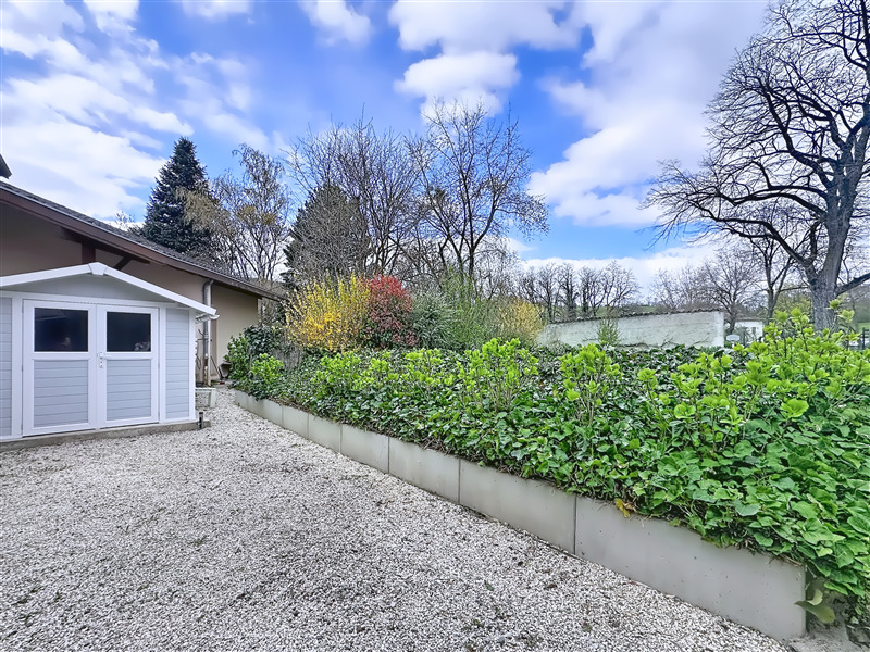 Maison mitoyenne- 104 m2 - 4 pièces - Non Meublé - Photo 2