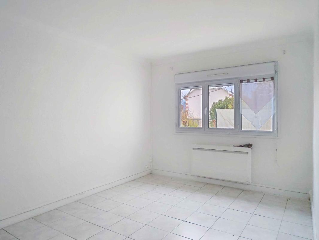 Appartement - 1er étage - 35 m2 - 2 pièces - Non meublé - Photo 4