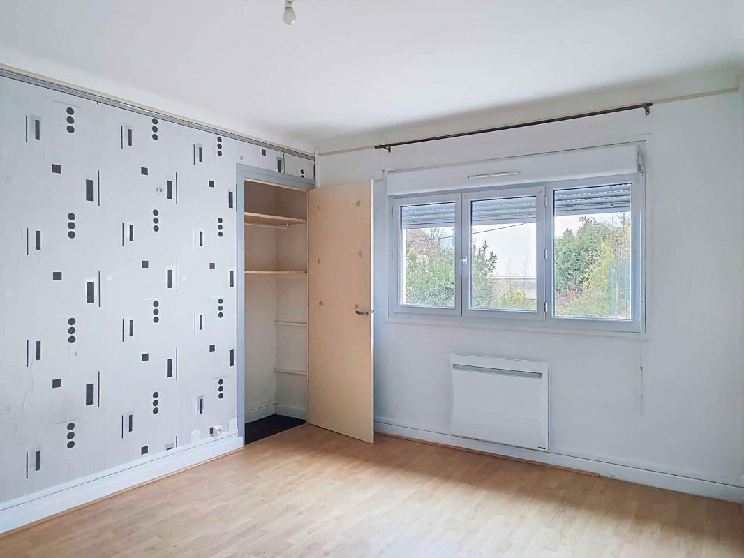 Appartement - 1er étage - 35 m2 - 2 pièces - Non meublé - Photo 5