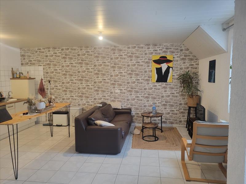 Appartement - 1er étage - 82 m2 - 4 pièces - Non meublé - Photo 2