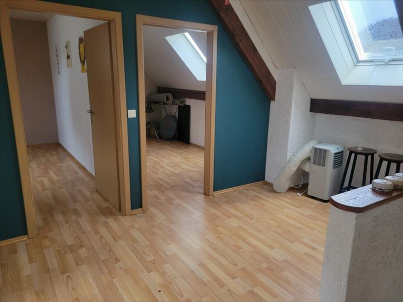Appartement - 1er étage - 82 m2 - 4 pièces - Non meublé - Photo 4