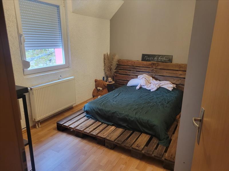 Appartement - 1er étage - 82 m2 - 4 pièces - Non meublé - Photo 5