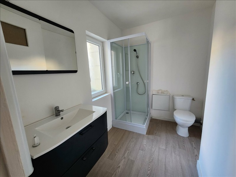 Appartement - 2ème étage - 50 m2 - 3 pièces - Non Meublé - Photo 3
