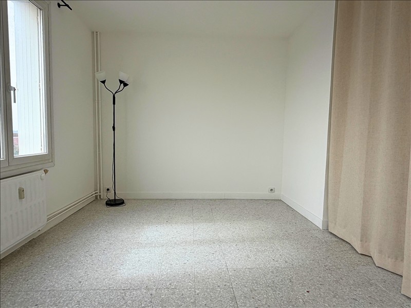 Appartement - 7ème étage - 72 m2 - 4 pièces - Non meublé - Photo 3