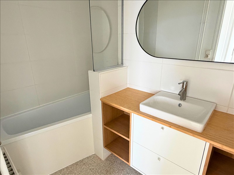 Appartement - 7ème étage - 72 m2 - 4 pièces - Non meublé - Photo 4