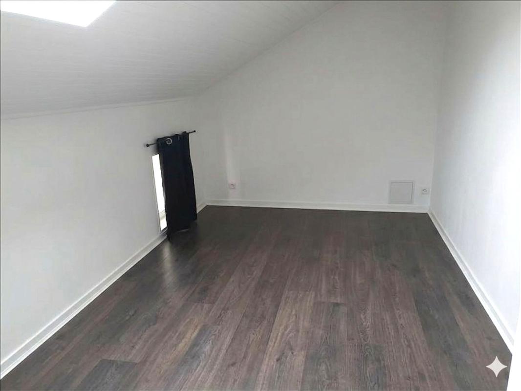 Appartement - 2ème étage - 24.15 m2 - 1 pièce - Vide - Photo 4