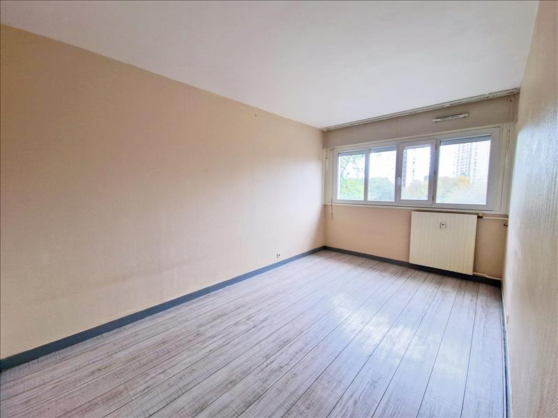 Appartement - 1er étage - 93 m² - 5 pièces - Vide - Photo 4