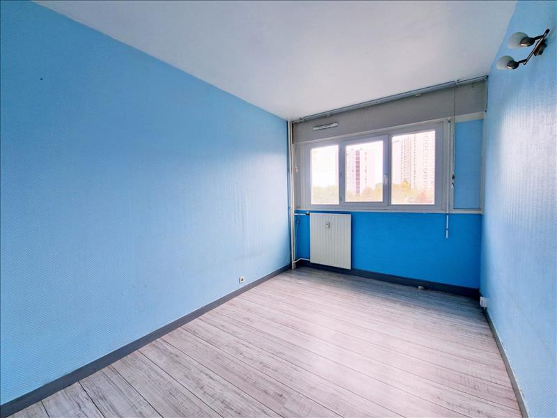 Appartement - 1er étage - 93 m² - 5 pièces - Vide - Photo 5
