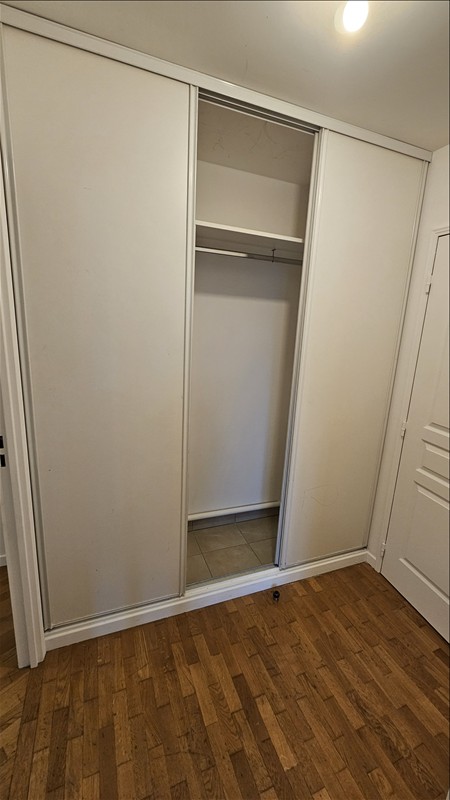 Appartement - 1er étage - 70,30 m2 - 3 pièces - Meublé - Photo 3